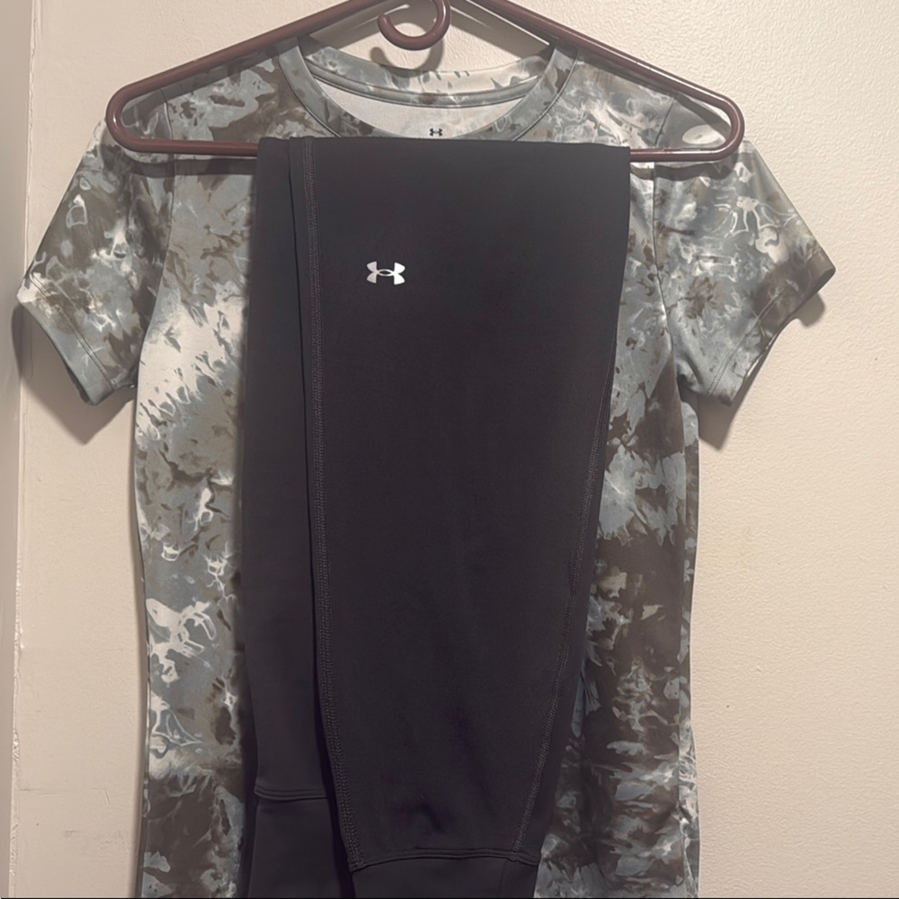 Under Armour Black Leggings and Camouflage T-Shirt
